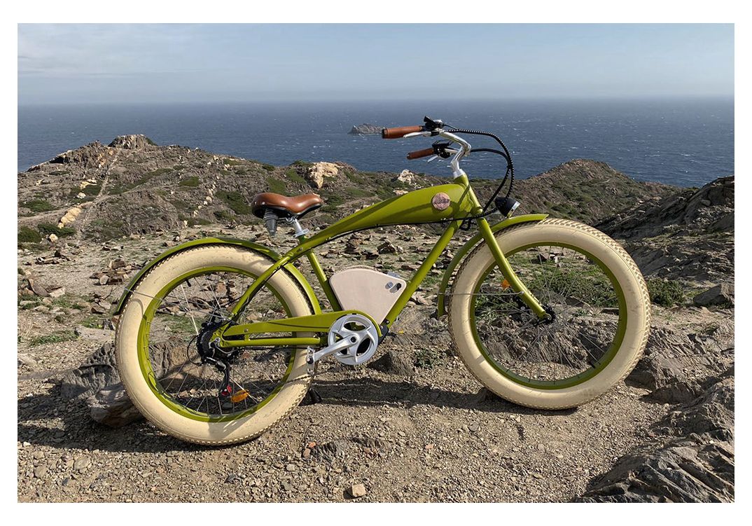 image shows: Rayvolt Beachin Electric Buicycle Liestyle 1