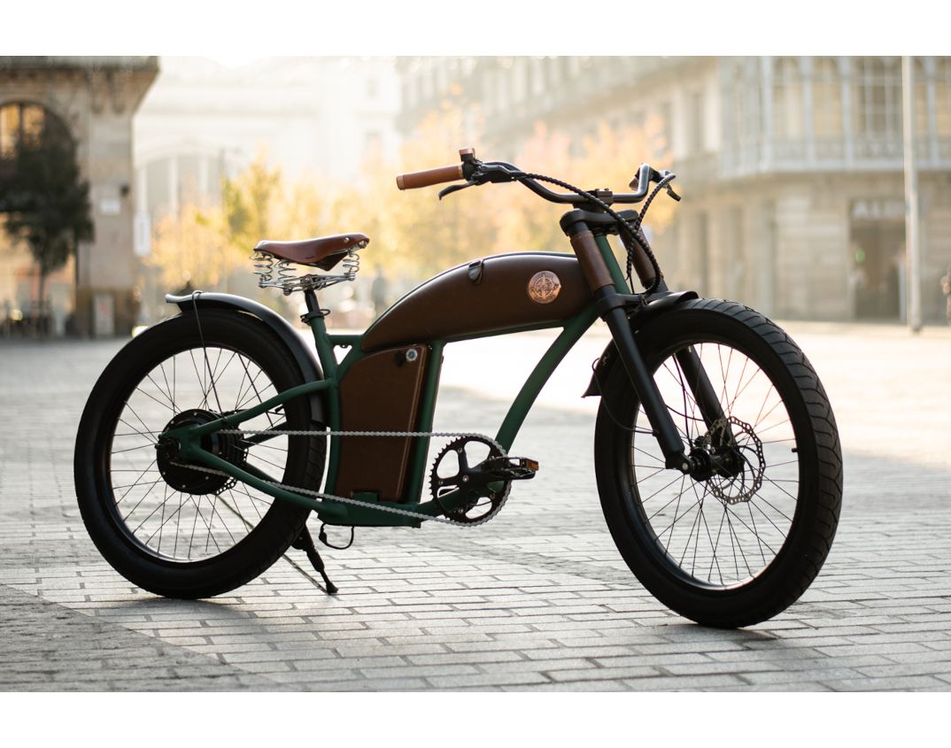 image shows: Rayvolt Cruzer Electric Bicycle Lifestyle 2