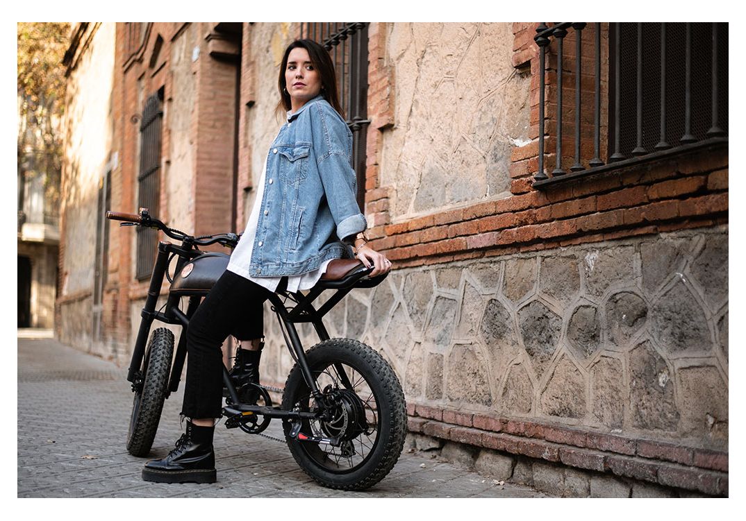 image shows: Rayvolt Ringo Electric Bicycle Lifestyle 1