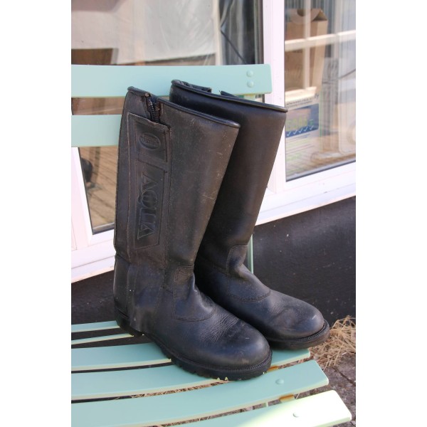 Air Ambulance Donation Frank Thomas Aqua Boots Size 7