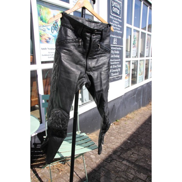 Air Ambulance Donation Classic Rivetts Leather Motorcycle Pants, Size 28